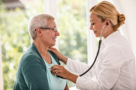 Избежать инфаркта: эксперты ОМС рассказали, как бесплатно проверять сердце